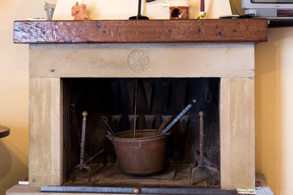 Casale Vacanze Il Granaio Cortona Ruang foto
