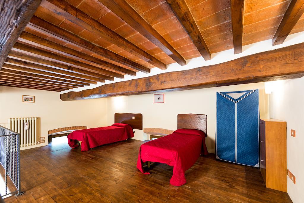 Casale Vacanze Il Granaio Cortona Ruang foto